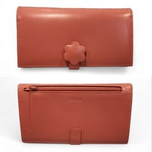 Nwt! Furla wallet with flower closure